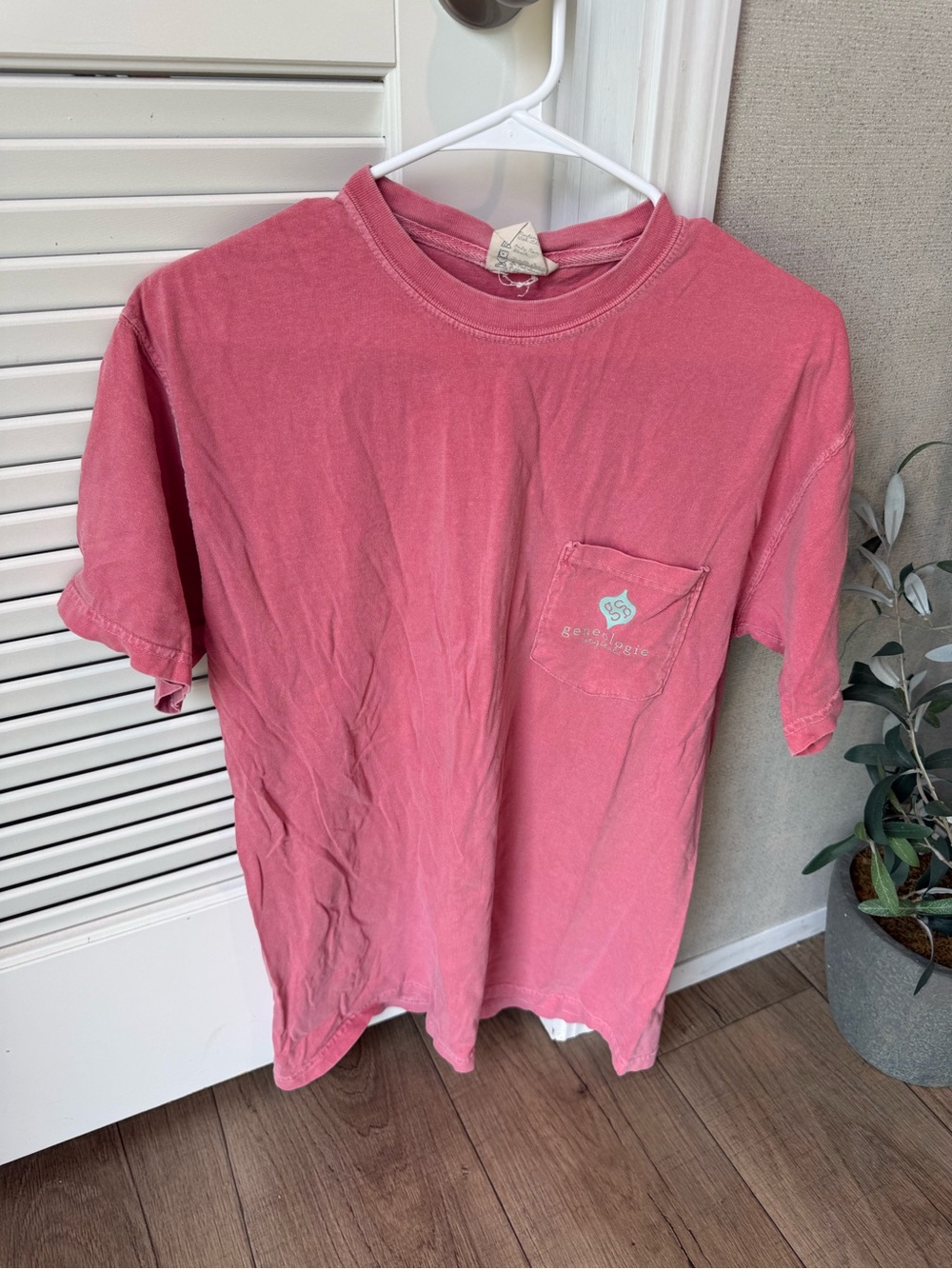 Short-Sleeve Pocket Tee in Rose Pink